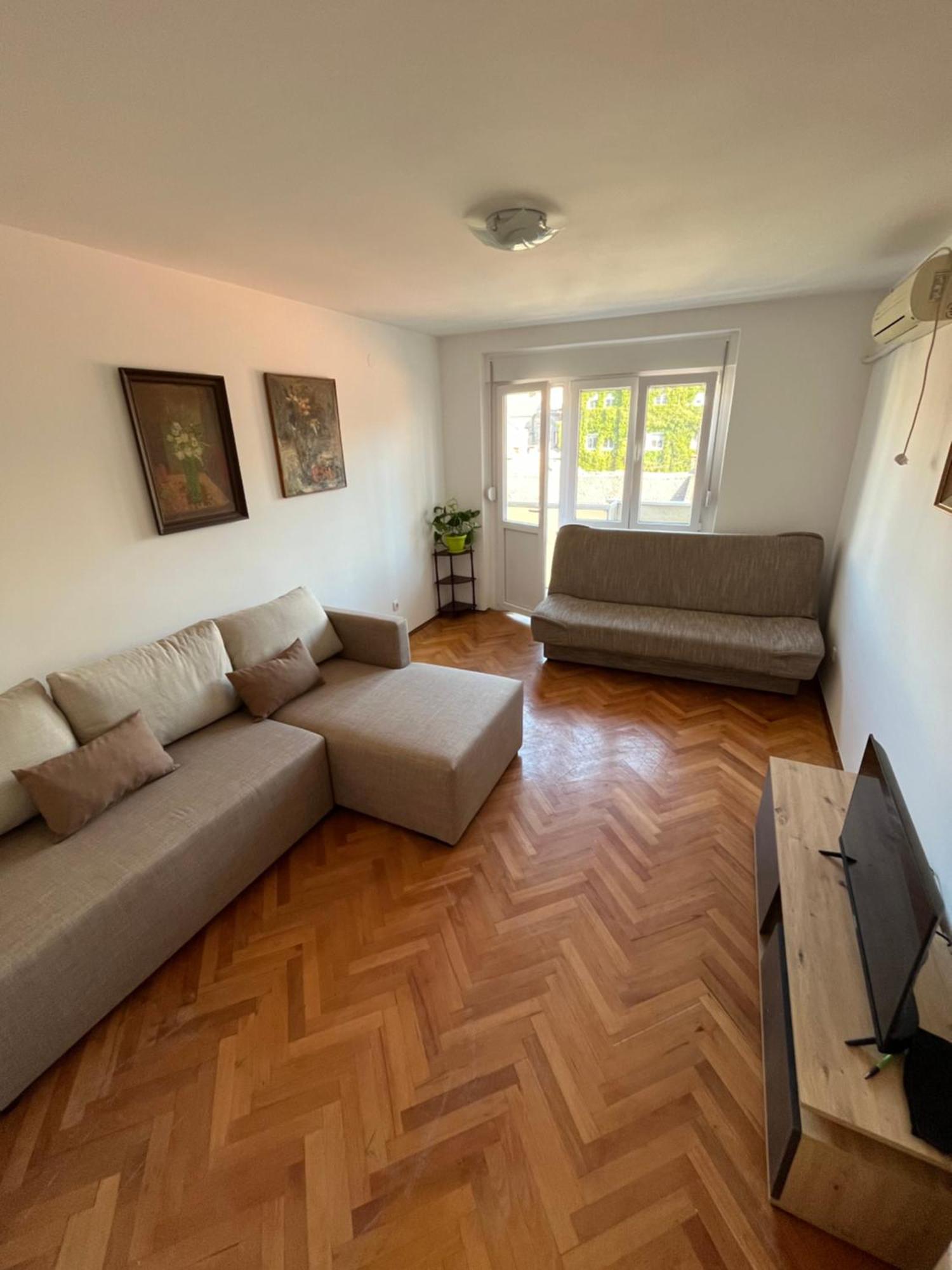 Minutetoriver Appartamento Belgrado